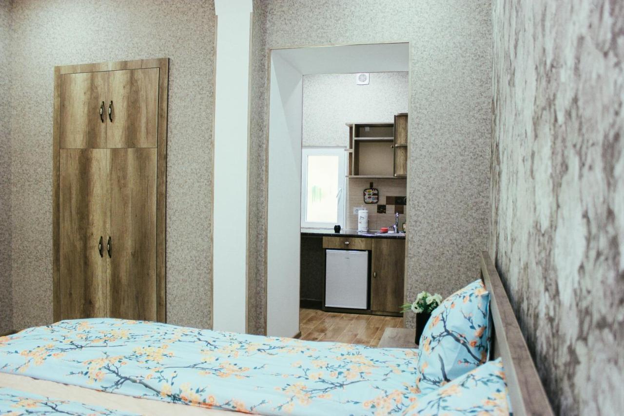 Apartment Izabella Тбилиси Екстериор снимка