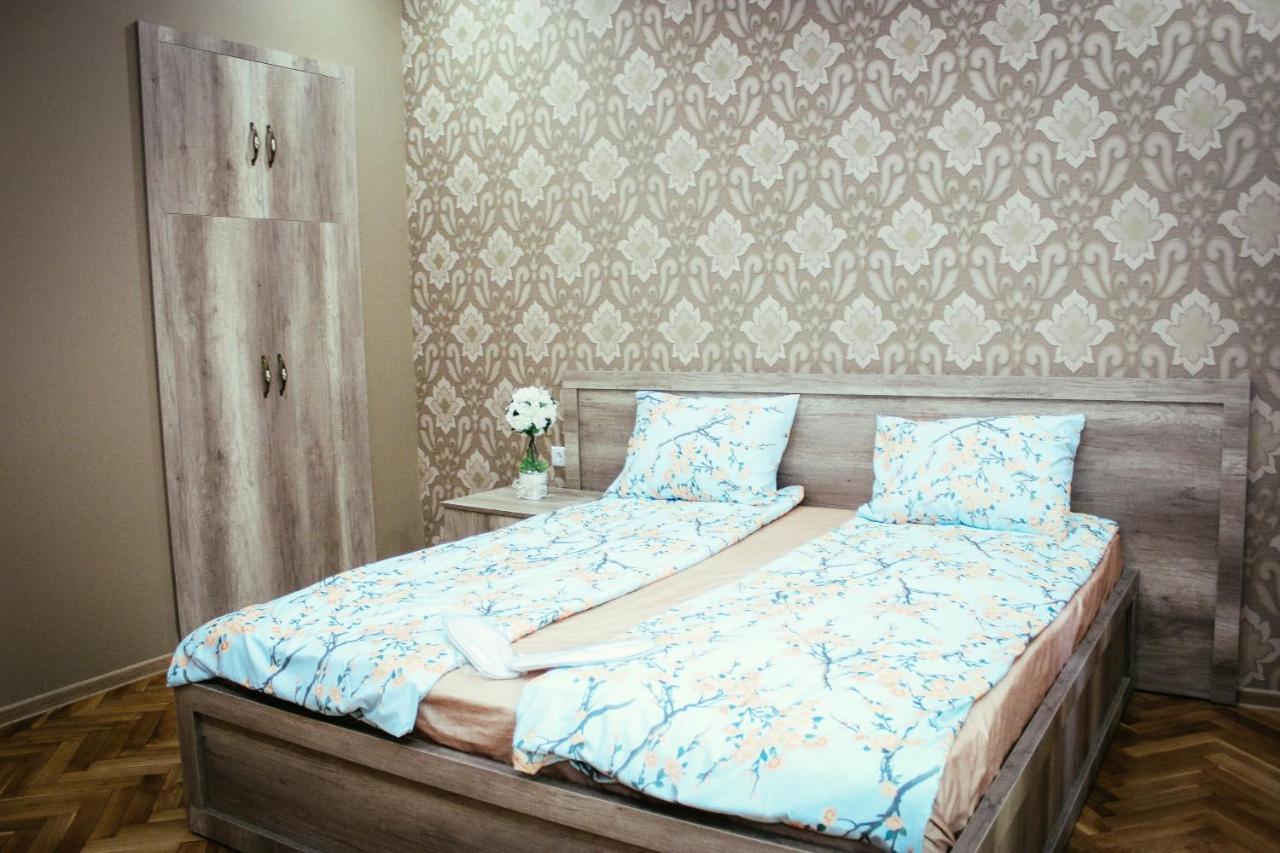 Apartment Izabella Тбилиси Стая снимка